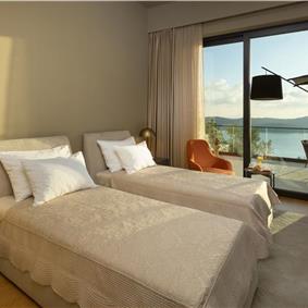 Luxury 5-Bedroom Sea-View Villa with Heated Infinity Pool in Orasac near Dubrovnik – Sleeps 10